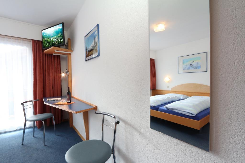 Hotel Garni Domino Saas-Fee Eksteriør bilde